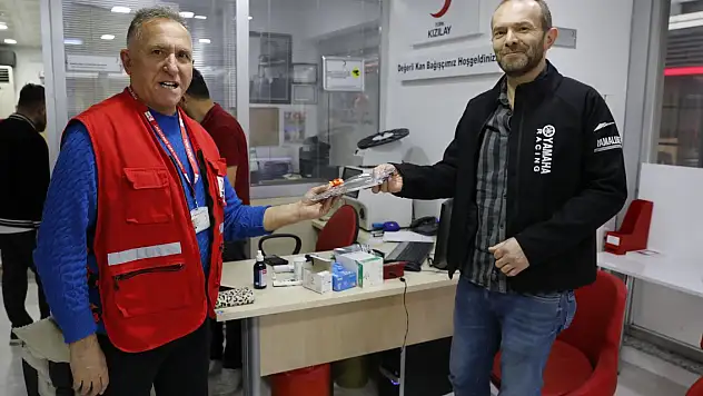 Kan bağışına hediye kitap