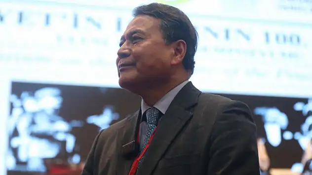 Eğitim için geldiği şehirde Müslüman oldu