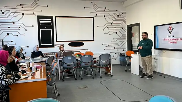 TEKNOFEST ve TÜBİTAK için eğitmen eğitimi yapıldı