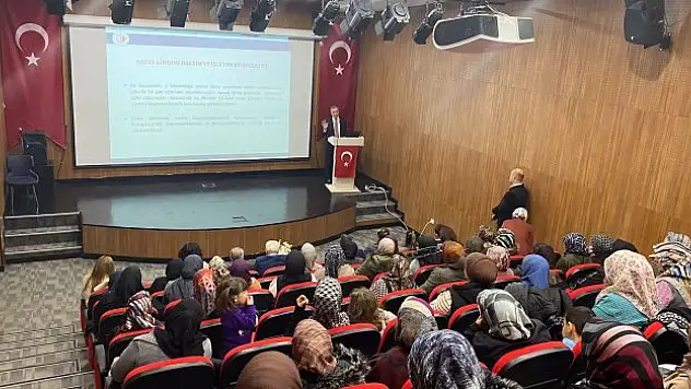 Kadınlara kooperatif kurma sürecini anlatıldı