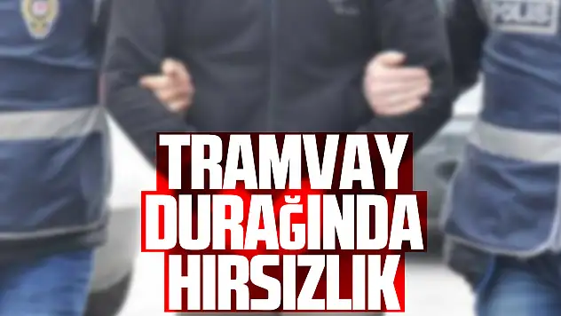 Tramvay durağında hırsızlık