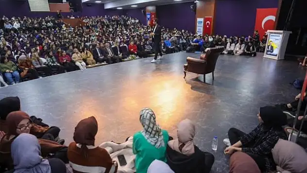 Son sınıf öğrencilerine seminer