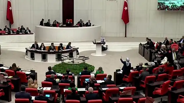 MECLİSTE FENALAŞTI