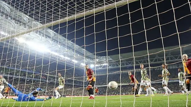 Gözler, iki takımın kalecilerinde