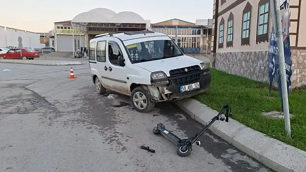 Hafif ticari araçla scooter çarpıştı