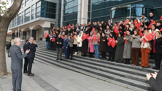 Mesaiye 'şehitlere dua' ile başladılar