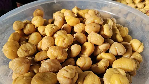 Kestane şekeri sofralarını süslüyor