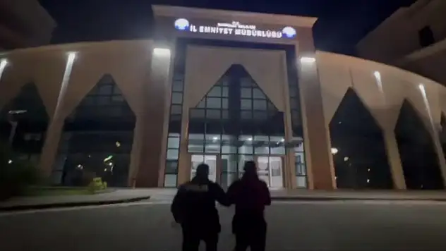 Gümrük kaçağı cep telefonları yakalandı