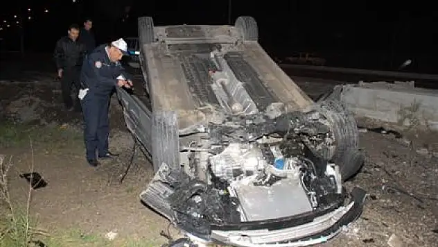 Tır'a Çarpan Otomobil Takla Attı