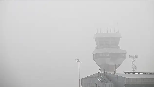 Uçak seferlerine sis engeli