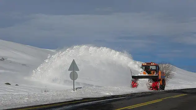 2 bin 640 rakımda karla mücadele