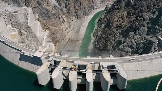 Gücün üçte biri HES