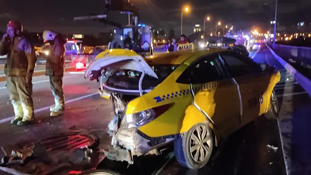 Zincirleme kazada 10 araç birbirine karıştı