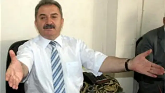 Zeybek, 'Zorunlu askerlik kaldırılsın'