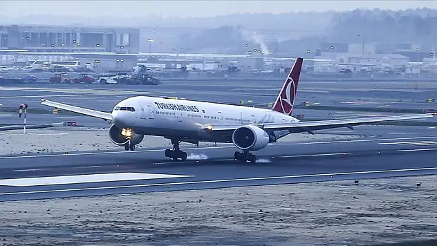 Türk hava sahasından 15 saniyede bir uçak geçti
