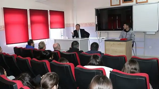 Başkan Özdemir öğrencilerle buluştu