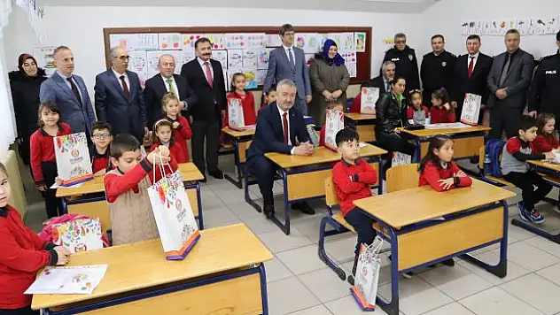 Yarı yıl karneleri dağıtıldı