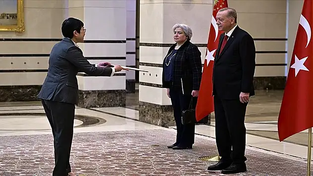Büyükelçilerden Cumhurbaşkanı Erdoğan'a güven mektubu