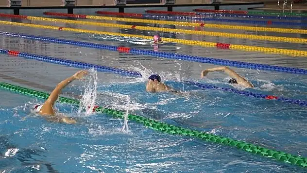 Milli yüzücüler, madalya hedefiyle kulaç atıyor