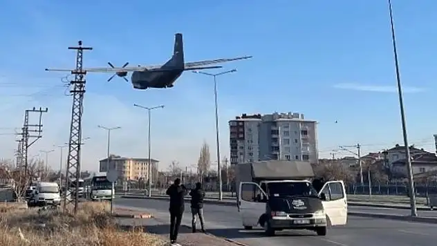 Kayseri'de askeri eğitim uçağı teknik arıza nedeniyle acil iniş yaptı
