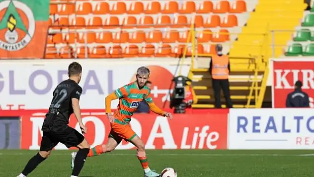Alanyaspor-Pendikspor maçında ilk yarı golsüz bitti