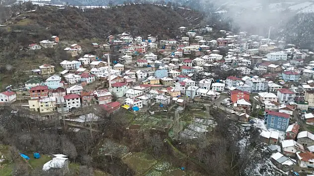 Minaresi düşen cami tamamen yıkıldı