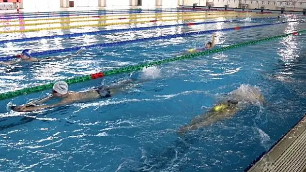 Alman yüzücüler Erzurum'da