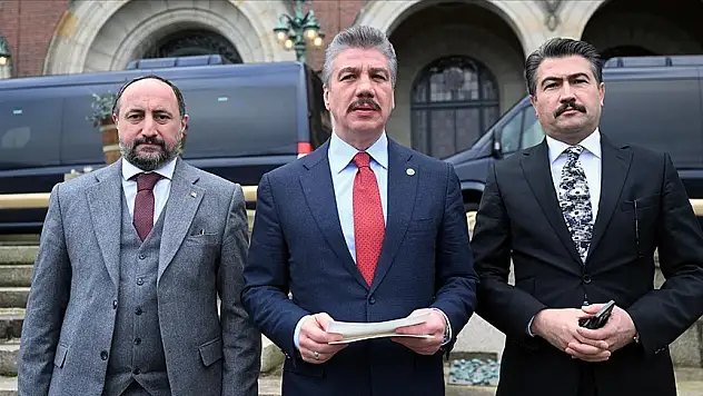 Adalet Divanındaki sunumu için Lahey'e gidecek