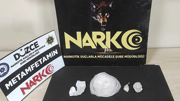 SENTETİK UYUŞTURUCUYA 3 TUTKLAMA