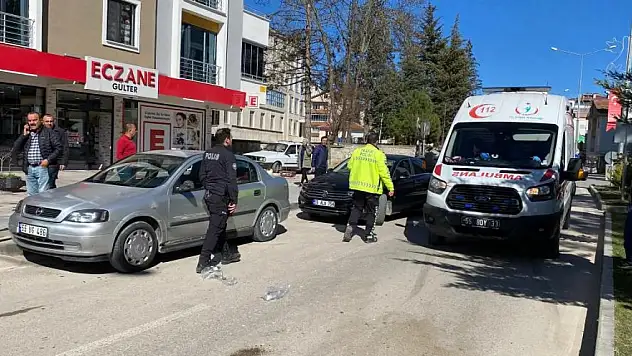 PARK HALİNDEKİ 3 ARACA ÇARPTI