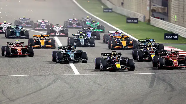 Sezonun ilk yarışı Max Verstappen'in