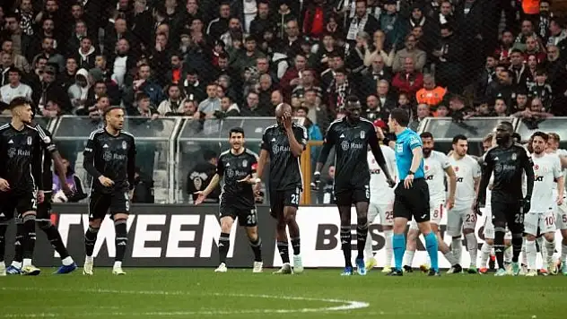 Beşiktaş, yeni stadında ikinci derbi yenilgisini aldı