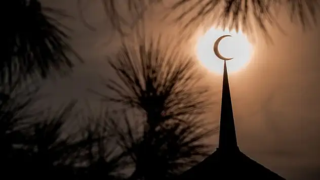 Ramazan hilali önce Atlas Okyanusu'nda görülecek