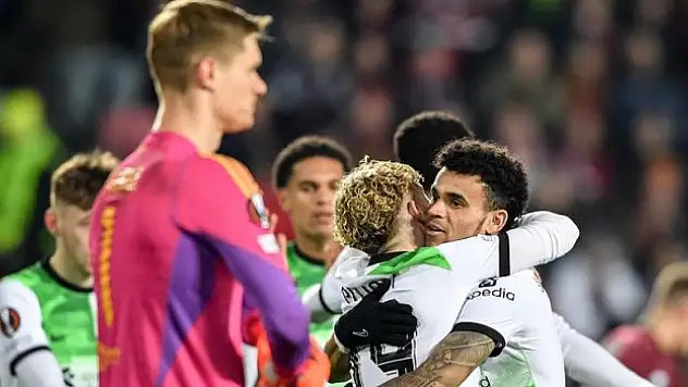 Liverpool, Sparta Prag'ı farklı yendi