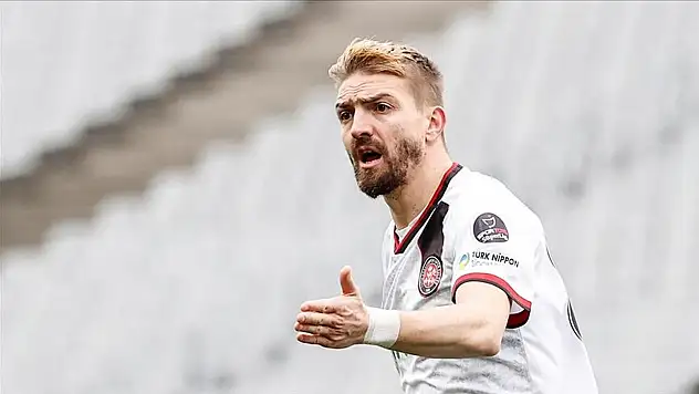 CANER ERKİN'E 6 MAÇ CEZA