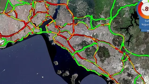 İstanbul'da haftanın son gününde trafik yoğunluğu yüzde 90'a çıktı
