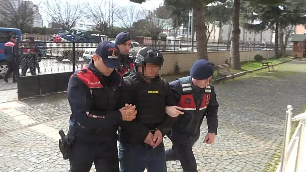 Canlı Yayınla Teslim Oldu