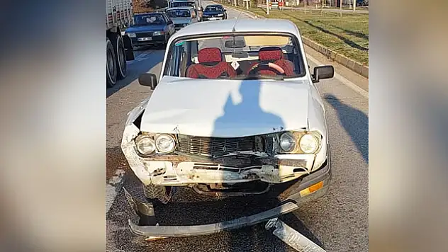 TRAFİK KAZASINDA 2 KİŞİ YARALANDI