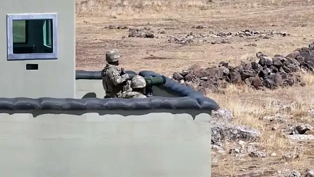 Sınırdan geçmeye çalışan 4'ü terörist 46 kişi yakalandı