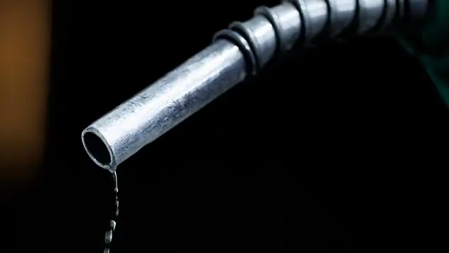 ABD bu yıl için petrol fiyatı tahminini yukarı yönlü revize etti