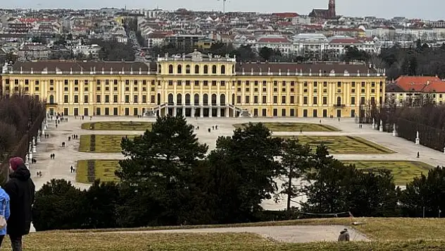 Viyana'ya giden turistlerin gözdesi: Schönbrunn Sarayı