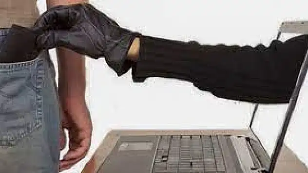 Motor yedek parçası ilanı verip dolandırdı