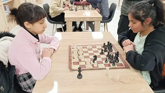 Satranç ustaları yarıştı