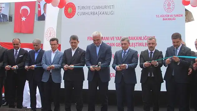 Bakan Ersoy Açılış Törenine Katıldı