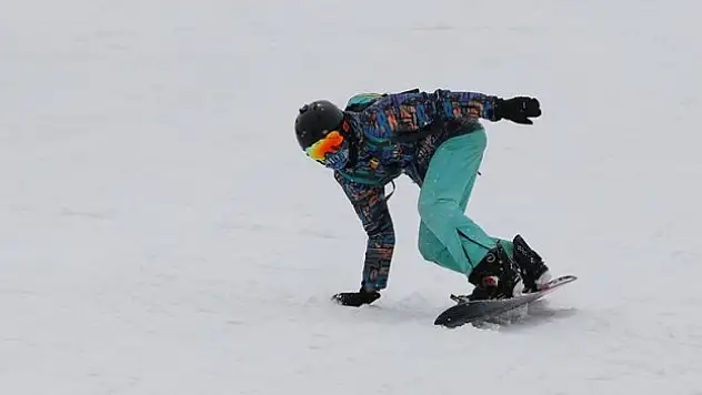Hakkari'deki kayak merkezi Avrupa'dan grupları ağırlıyor