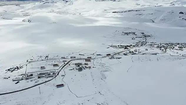 Kars'ın karla kaplı köyleri dronla görüntülendi
