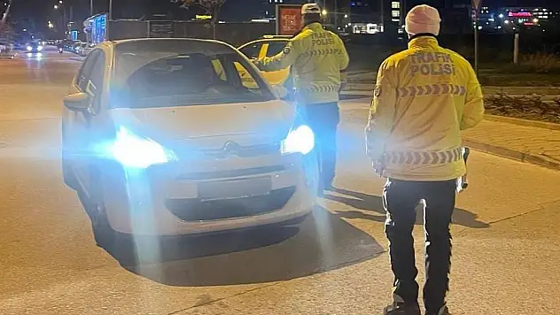 Gece saatlerinde yapılan uygulamada 213 bin 177 TL ceza kesildi