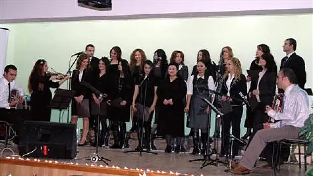 Öğretmenler Depremzedeler İçin Sahnede