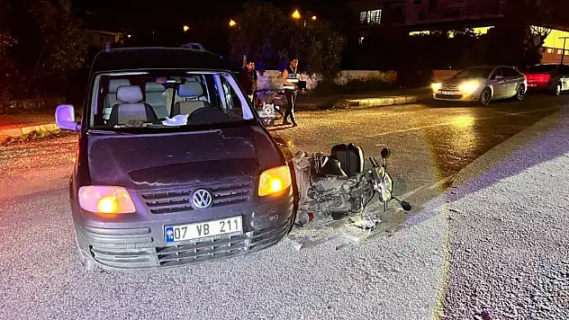 Otomobille çarpışan sürücü ağır yaralandı