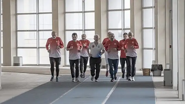 35 yaş üstü 'Çılgın Dadaşlar' maratonlarda başarı için hız kesmiyor